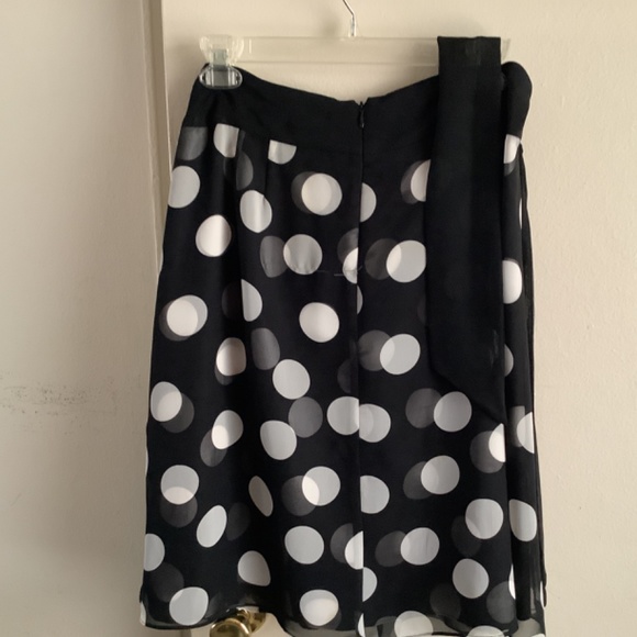 Anne Taylor Pleated polyester skirt - Picture 2 of 4